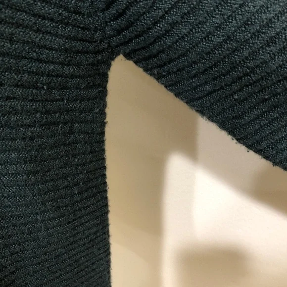SOLD Kuhl Solace Sweater Size Large Dark Green Ribbed Turtleneck Pullover - Picture 4 of 14